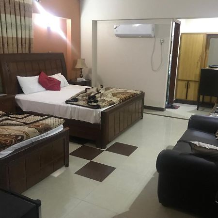 Mir Continental Hotel Muzaffarabad Esterno foto