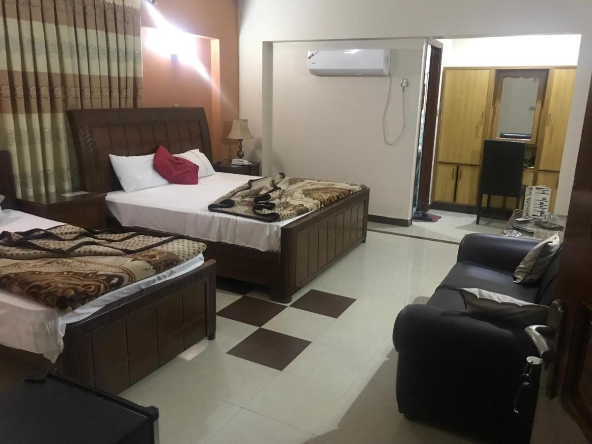Mir Continental Hotel Muzaffarabad Esterno foto