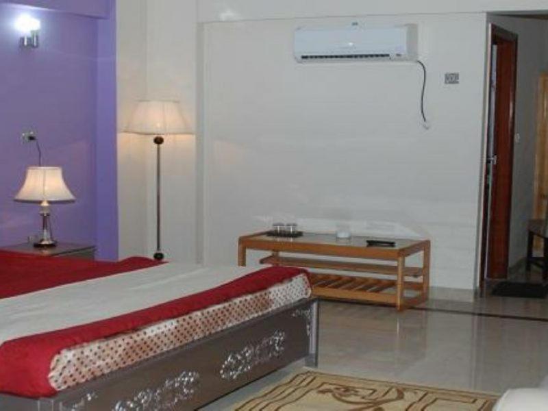 Mir Continental Hotel Muzaffarabad Esterno foto