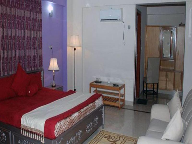 Mir Continental Hotel Muzaffarabad Esterno foto