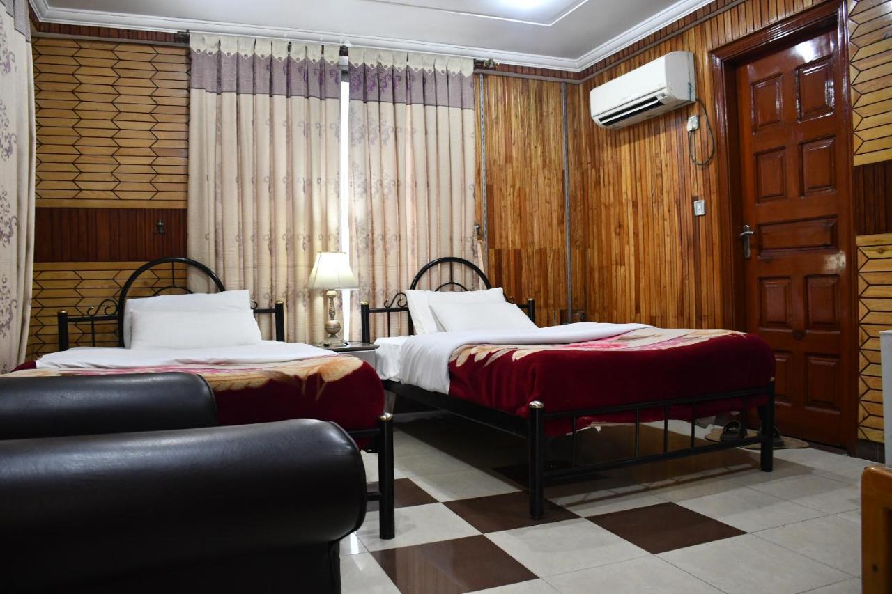 Mir Continental Hotel Muzaffarabad Esterno foto