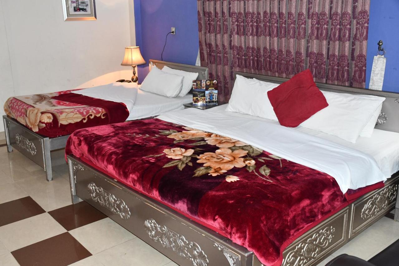 Mir Continental Hotel Muzaffarabad Esterno foto