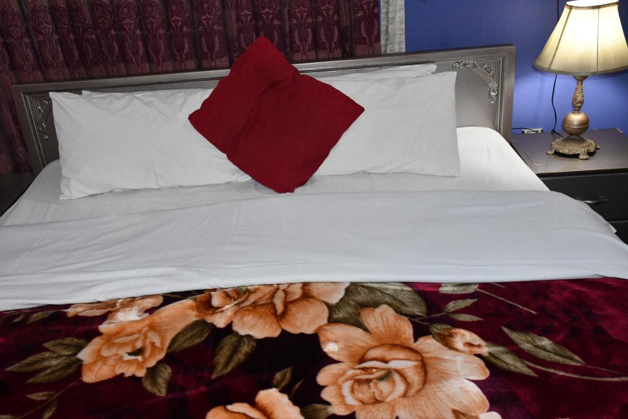 Mir Continental Hotel Muzaffarabad Esterno foto